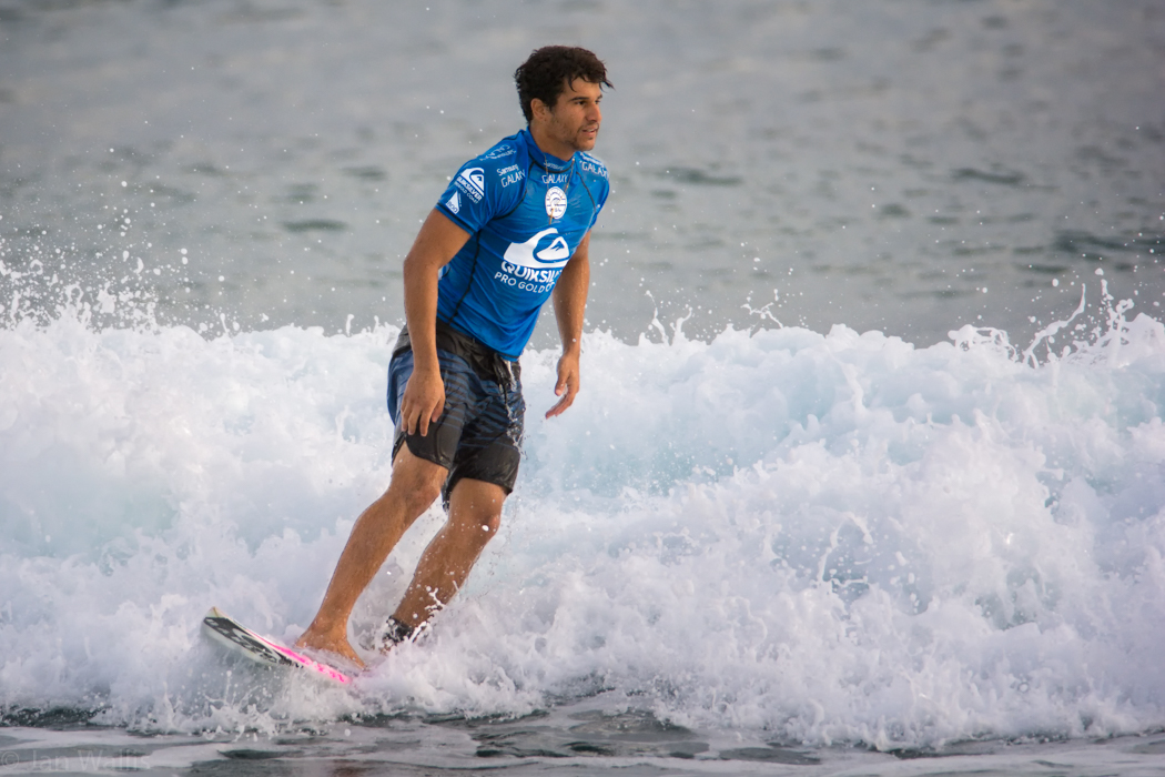 Italo Ferreira – Quiksilver Pro 2015 ‹ SurfingIcons